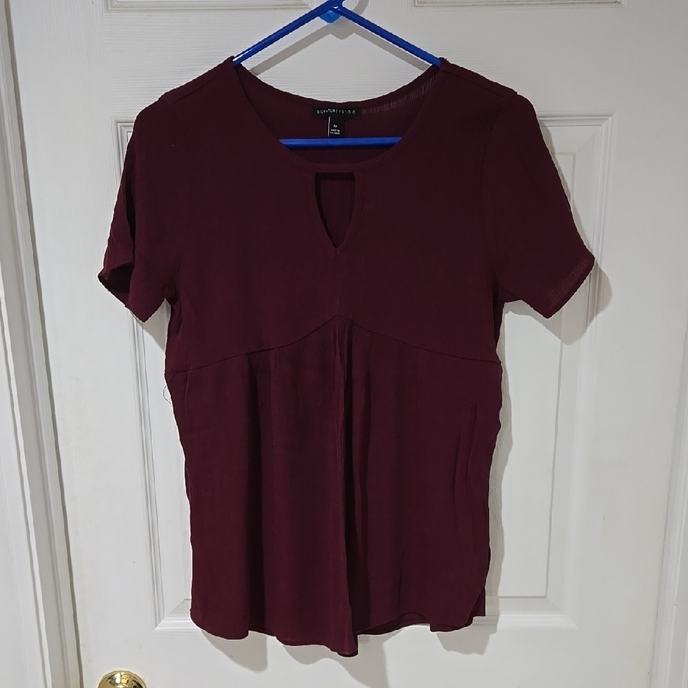 Signature Studio Multicolored Fitted Blouse with Cut Out Design